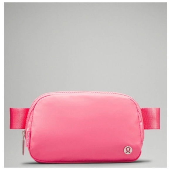 Lululemon Everywhere Belt Bag 1L Sakura Pink - Picture 1 of 7